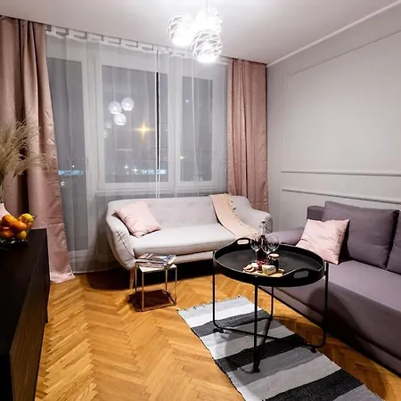 Elegant, Comfortable In The Heart Of Warsaw!