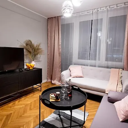 Elegant, Comfortable In The Heart Of Warsaw!