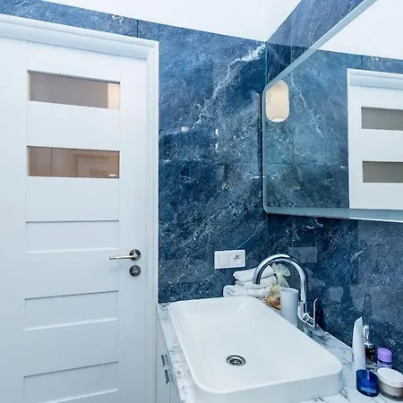 Elegant, Comfortable In The Heart Of Warsaw! شقة
